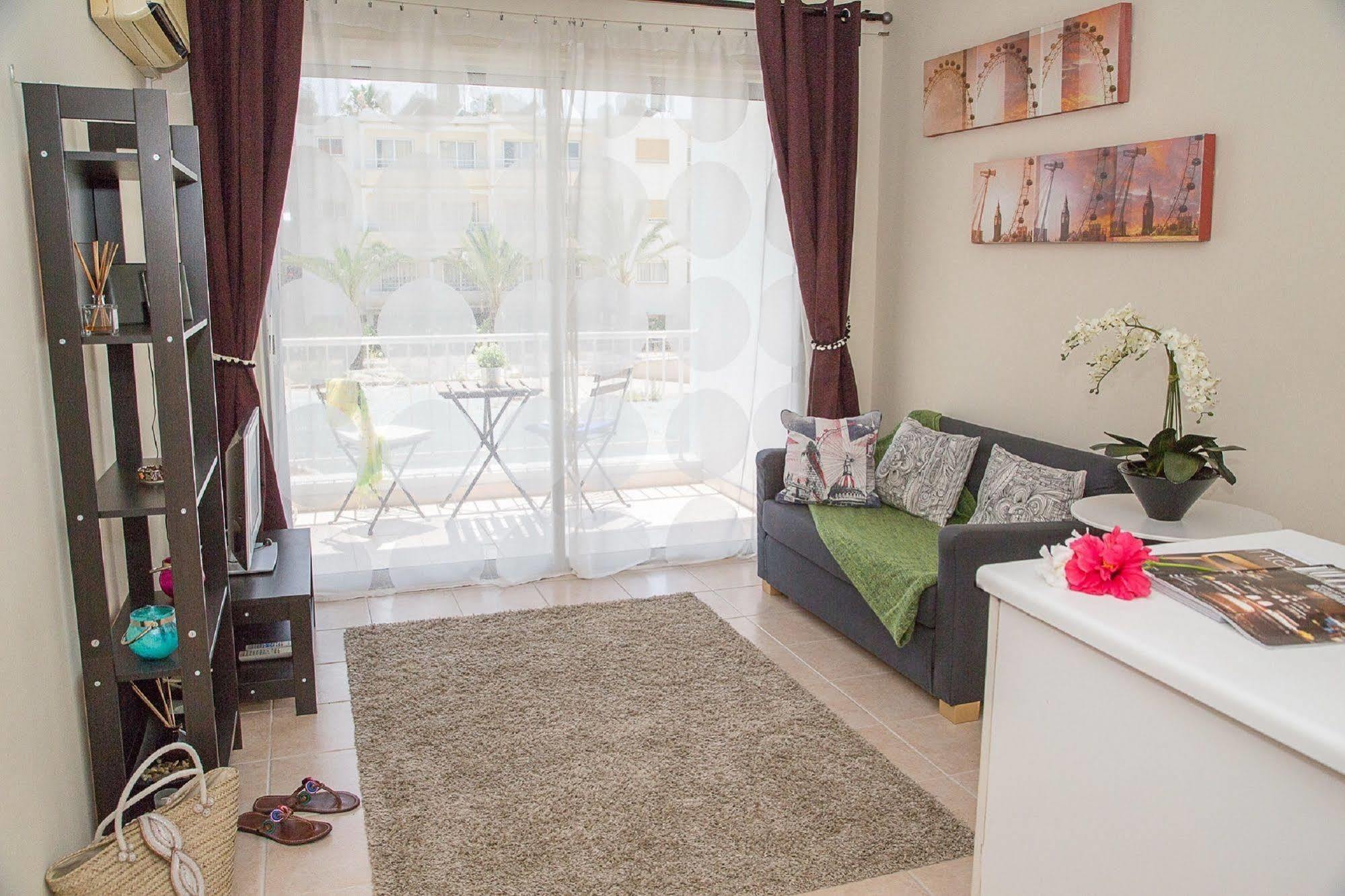 Paphos Love Nest Apartment Exteriör bild