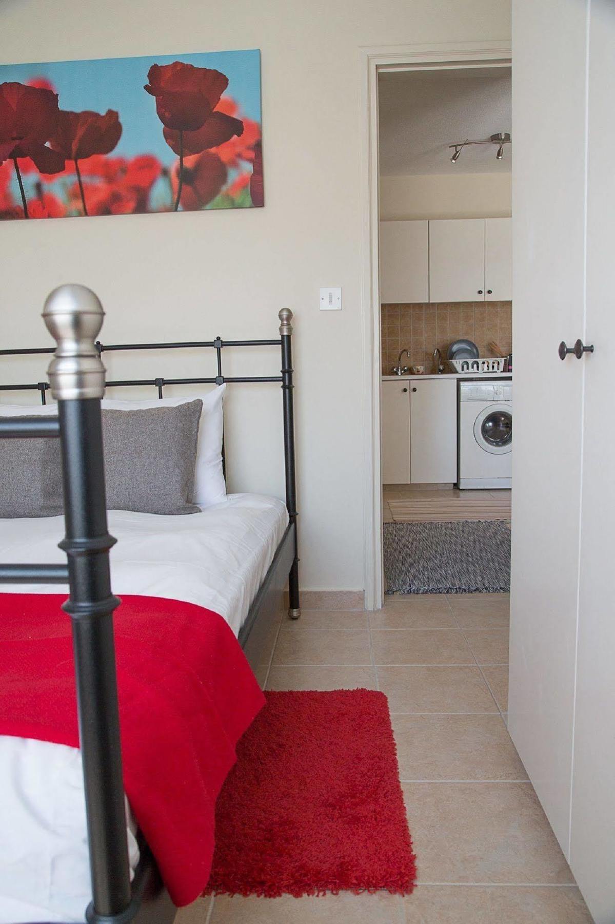 Paphos Love Nest Apartment Exteriör bild