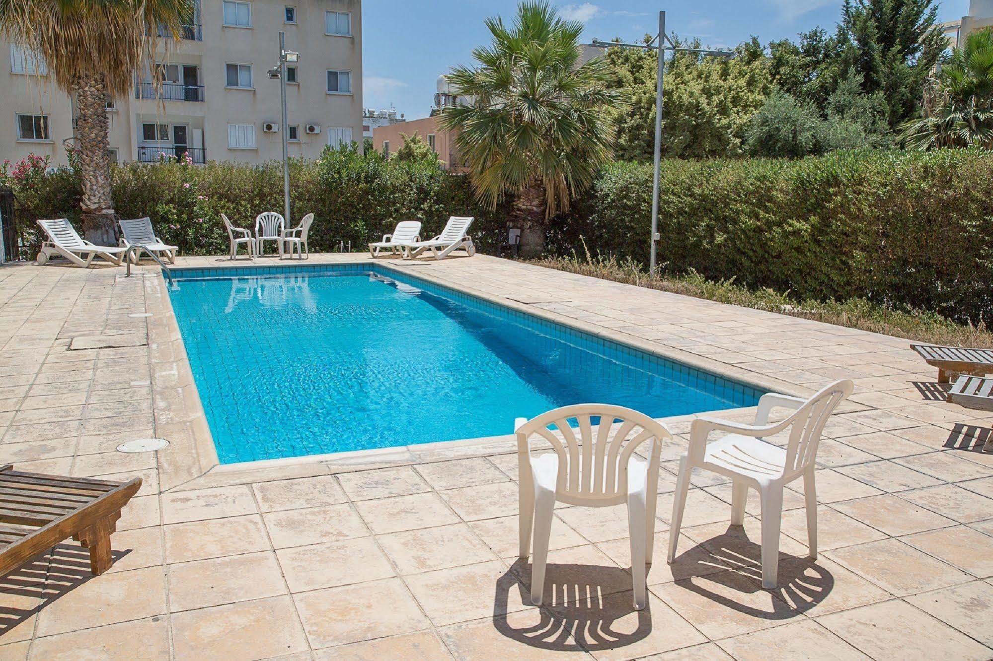 Paphos Love Nest Apartment Exteriör bild